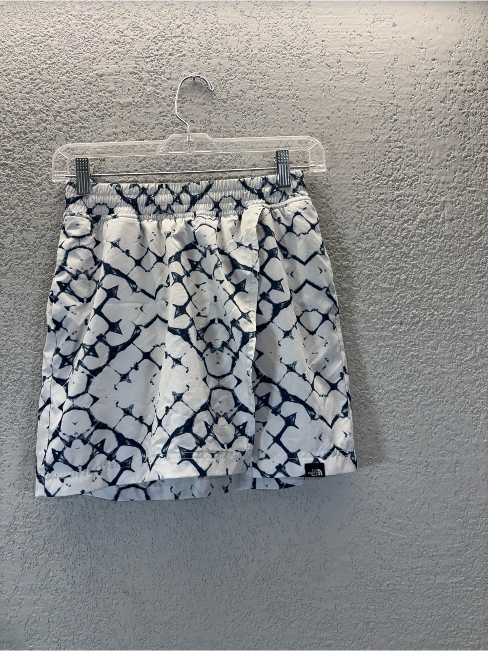 The North Face White and Navy Patterned Mini Skirt